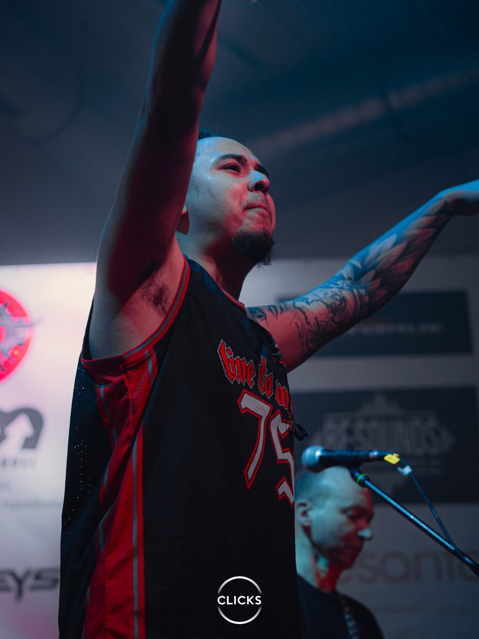 Enrique, vocals of Locura