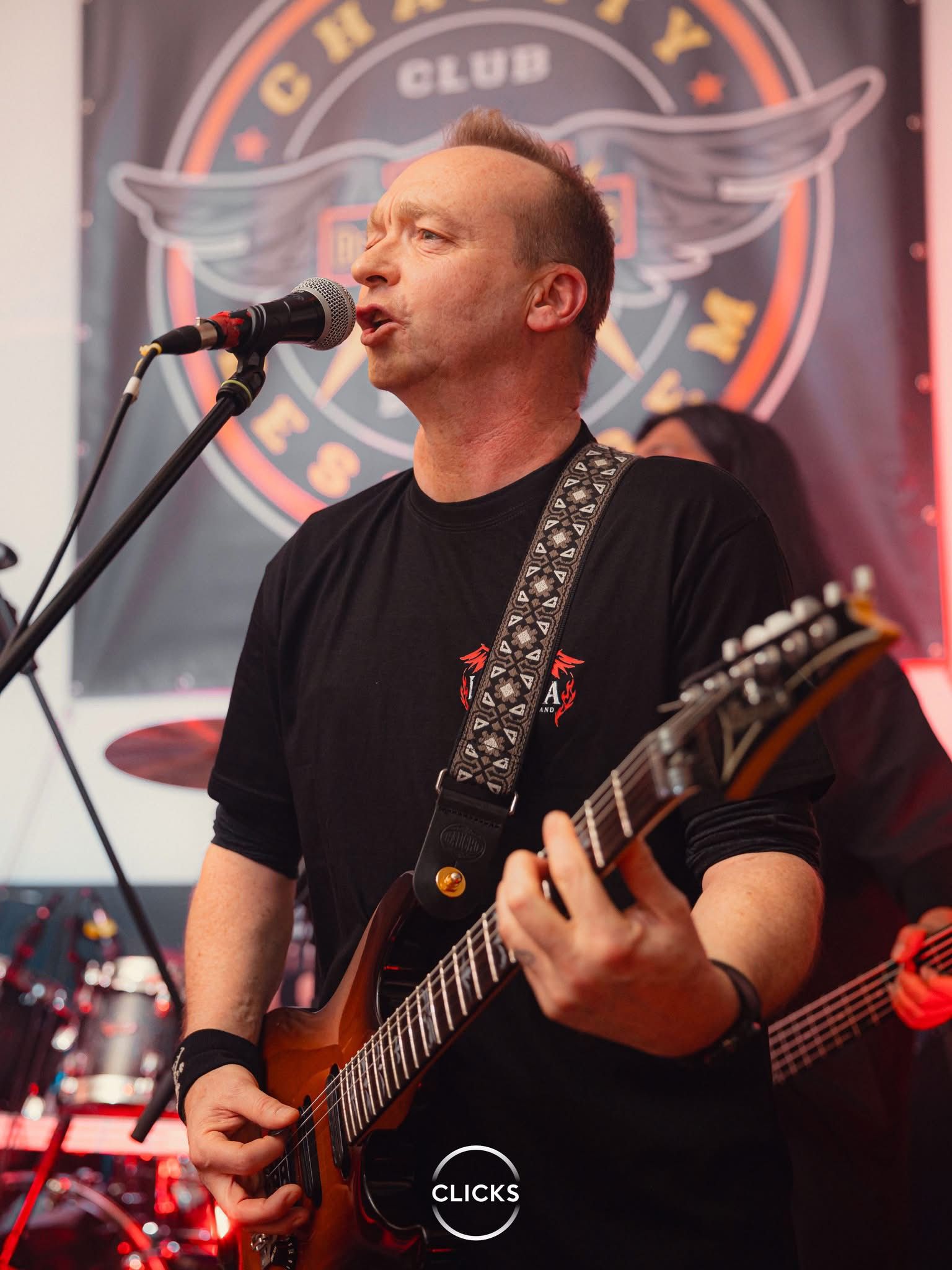 Mike, guitar player of Locura